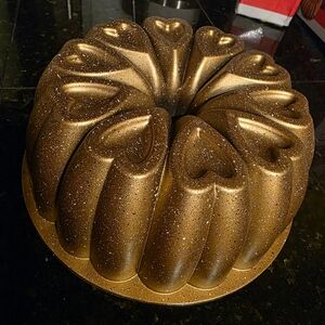 Gold Heart-Shaped Bundt Cake Pan
